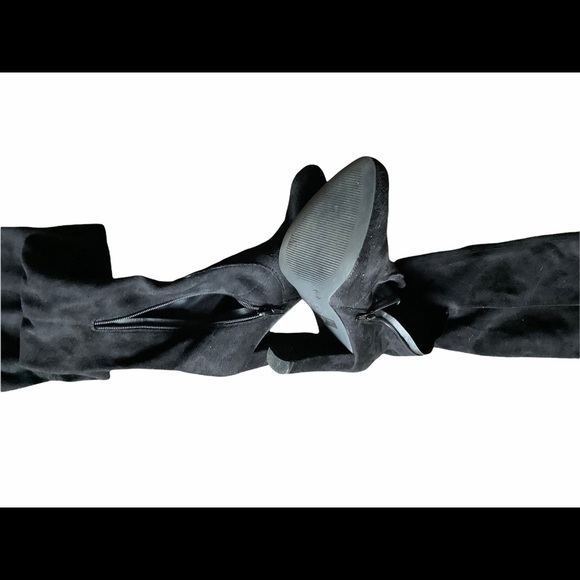 Over the knee boots - Picture 2 of 3